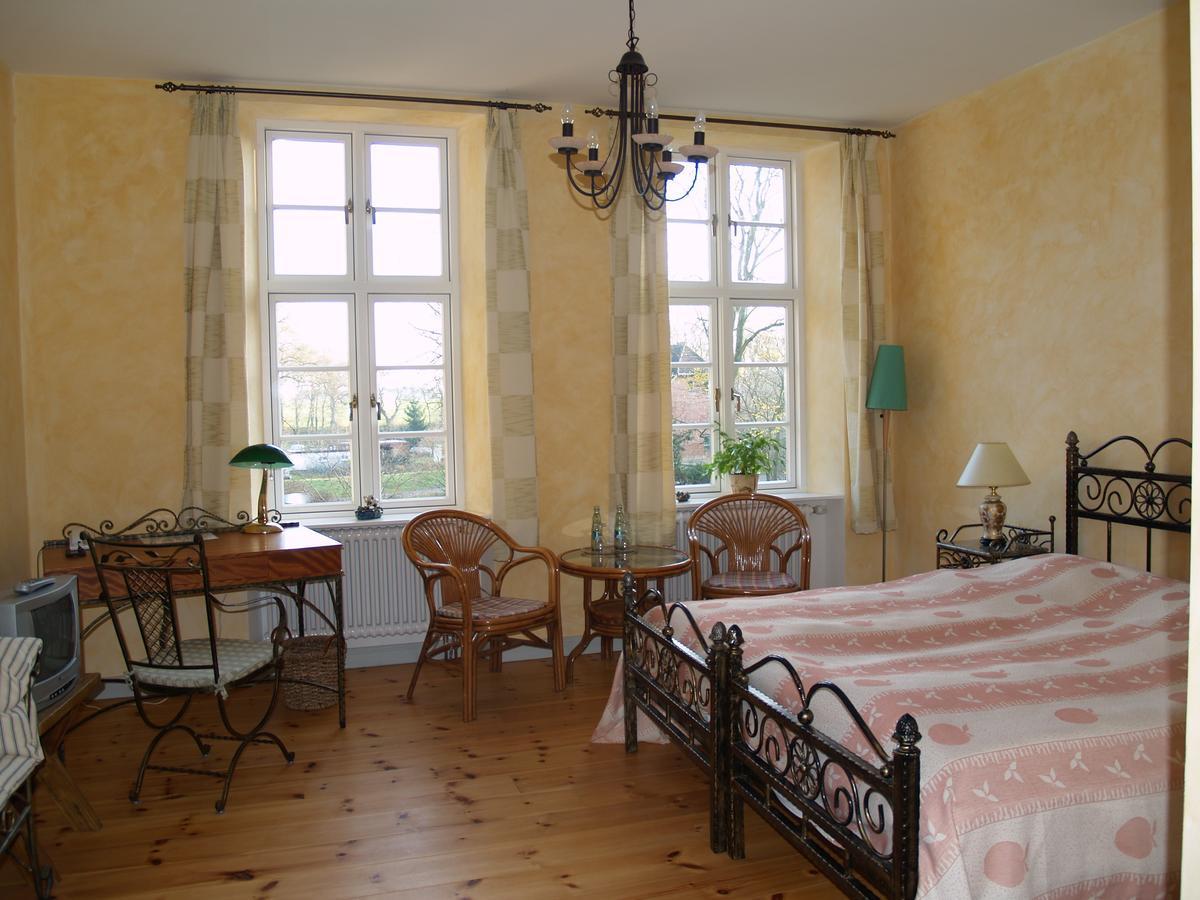 Landhaus Schloss Koelzow Kolzow Екстер'єр фото